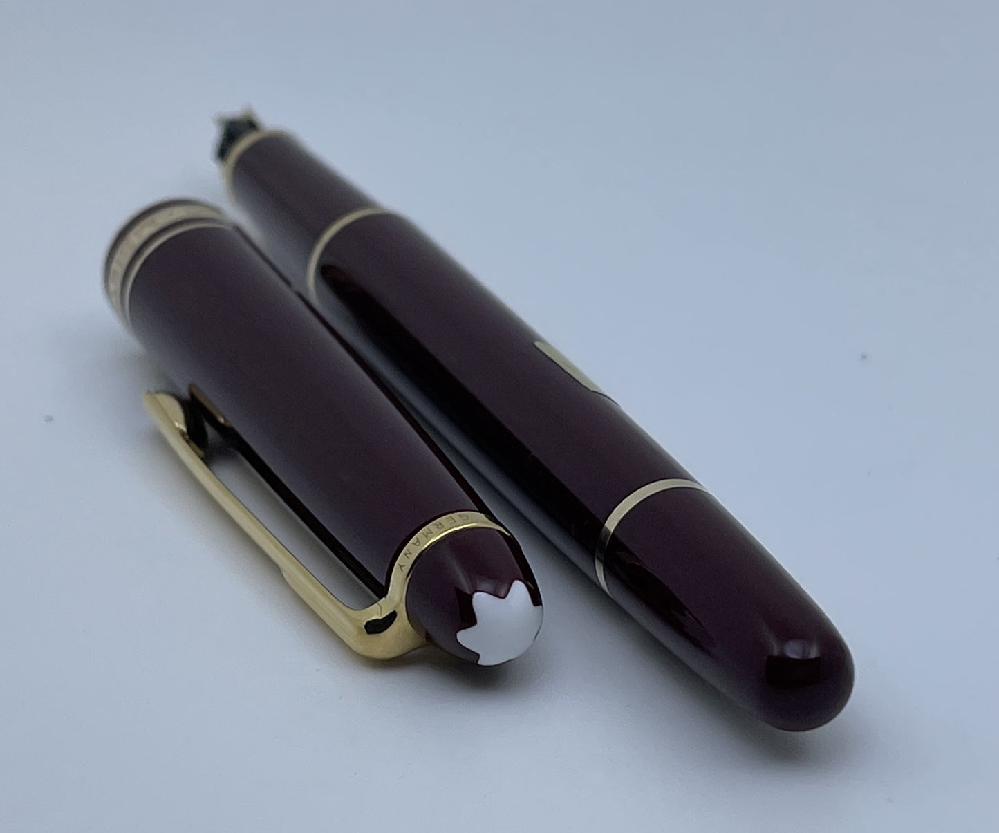 NOS Montblanc Meisterstuck Classique No.144R Burgundy Fountain Pen