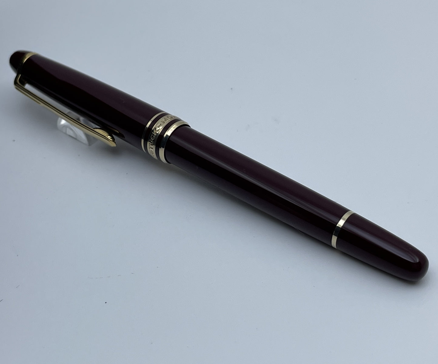 NOS Montblanc Meisterstuck Classique No.144R Burgundy Fountain Pen