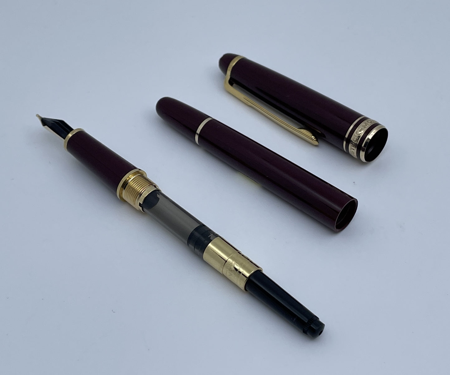 NOS Montblanc Meisterstuck Classique No.144R Burgundy Fountain Pen