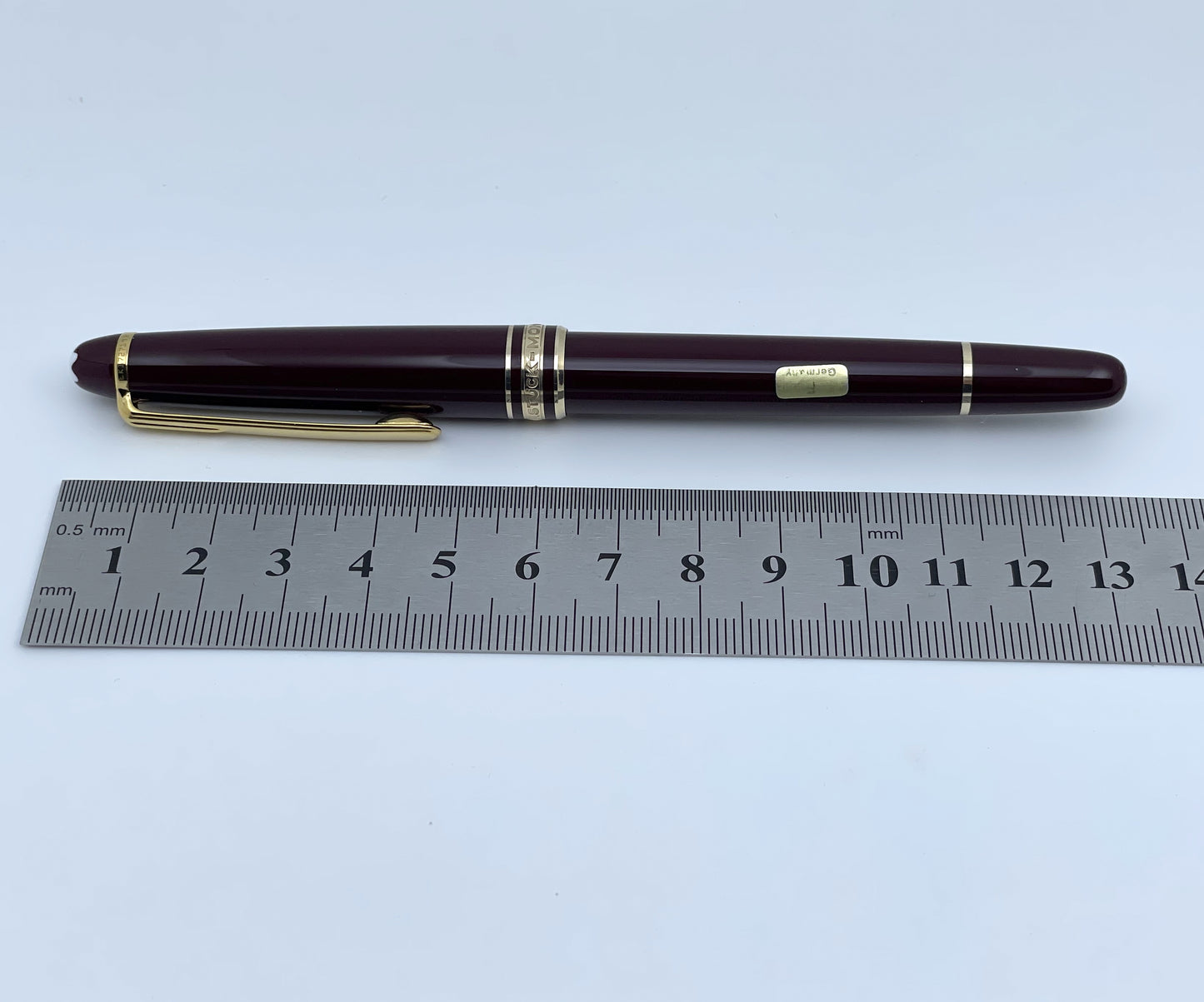 NOS Montblanc Meisterstuck Classique No.144R Burgundy Fountain Pen