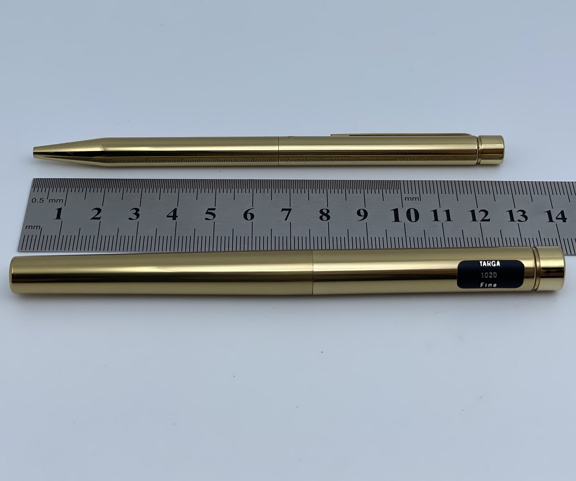 Sheaffer Targa 1020 Fountain Pen - Imperial Brass, Medium (Near