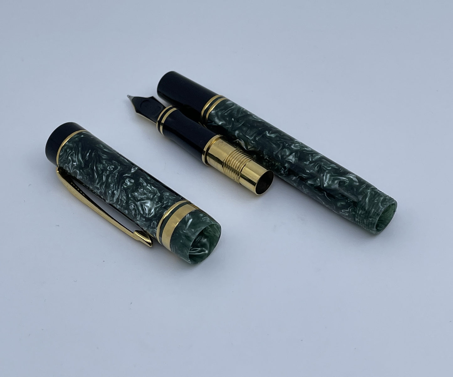 Parker Duofold International Green Marble Fountain Pen