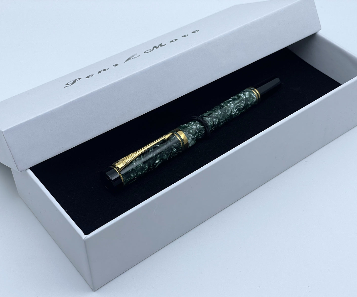 Parker Duofold International Green Marble Fountain Pen