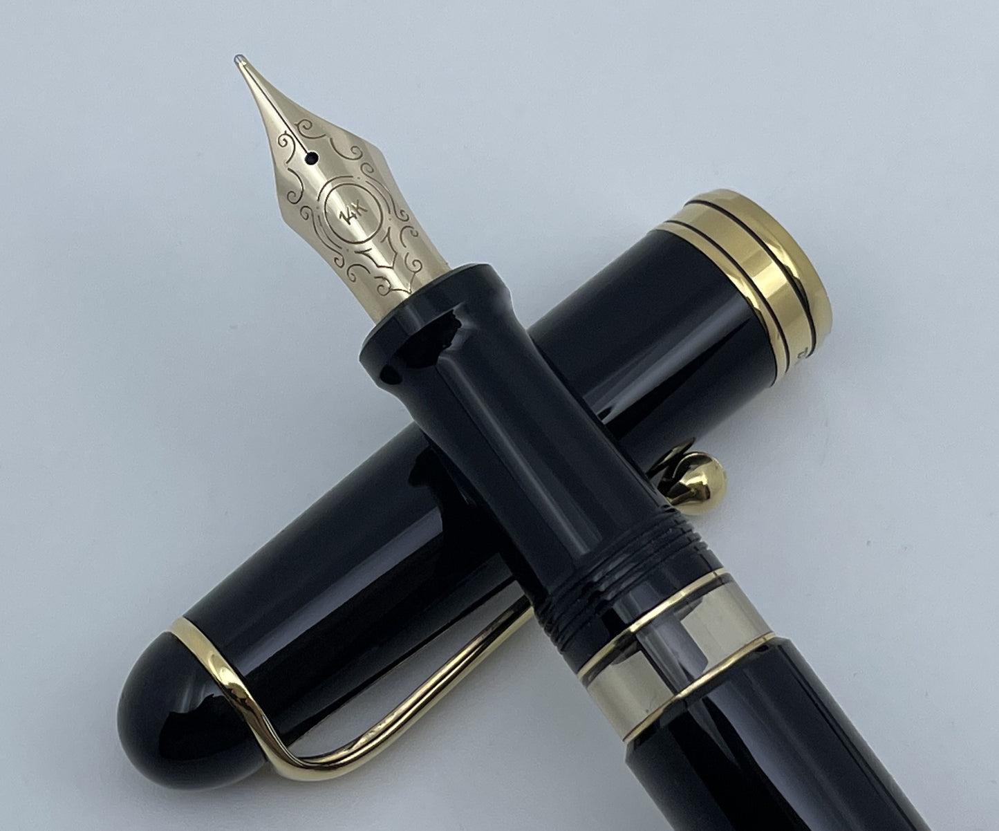 Aurora 88 Large Fountain Pen